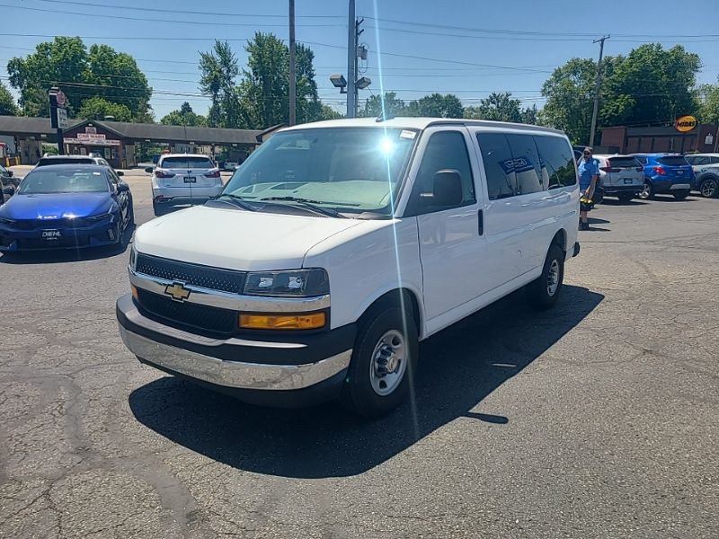 chevrolet express passenger 2024 1GAZGLF7XR1176045 image chevrolet express passenger 2024 1GAZGLF7XR1176045 image
